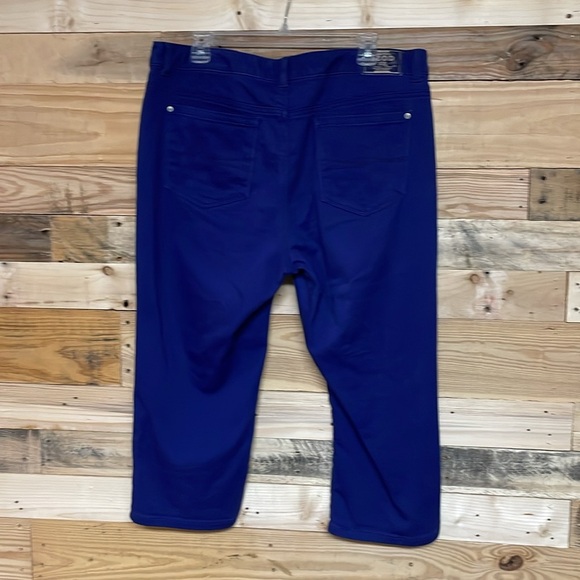Izod size 14 Royal Blue Color High Waisted Stretchy Soft Denim Capris - Picture 9 of 11